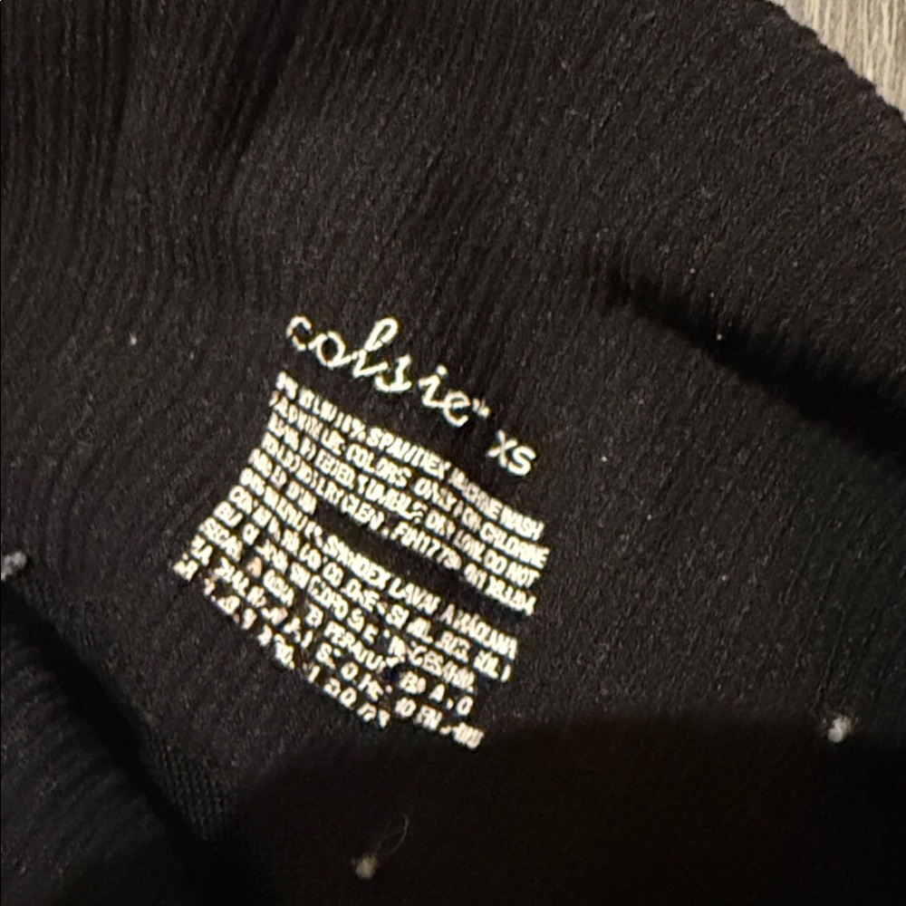 Colsie Black Ribbed Tank Top - Picture 2 of 4